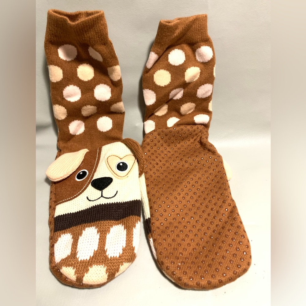 AROMA HOME LTD Youth Puppy Dog Cozy Grippy Socks NWOT
